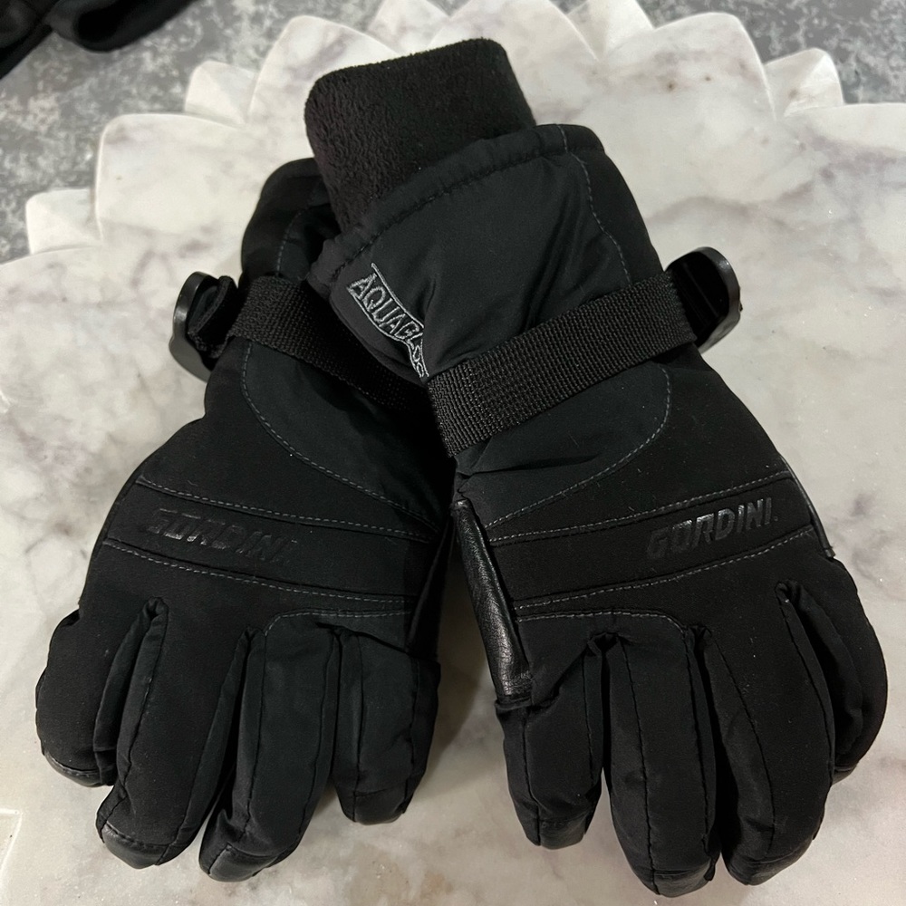 Snow gloves